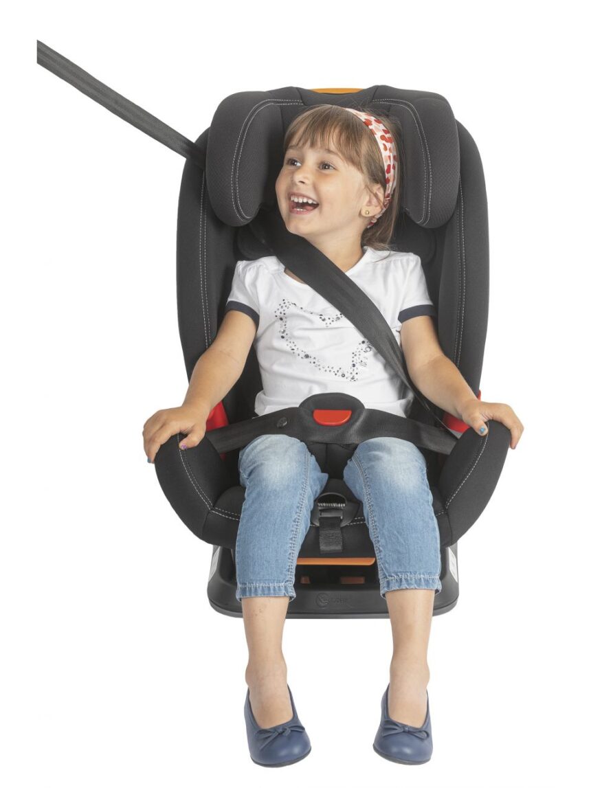 Akita conserta cadeiras infantis pretas - Chicco