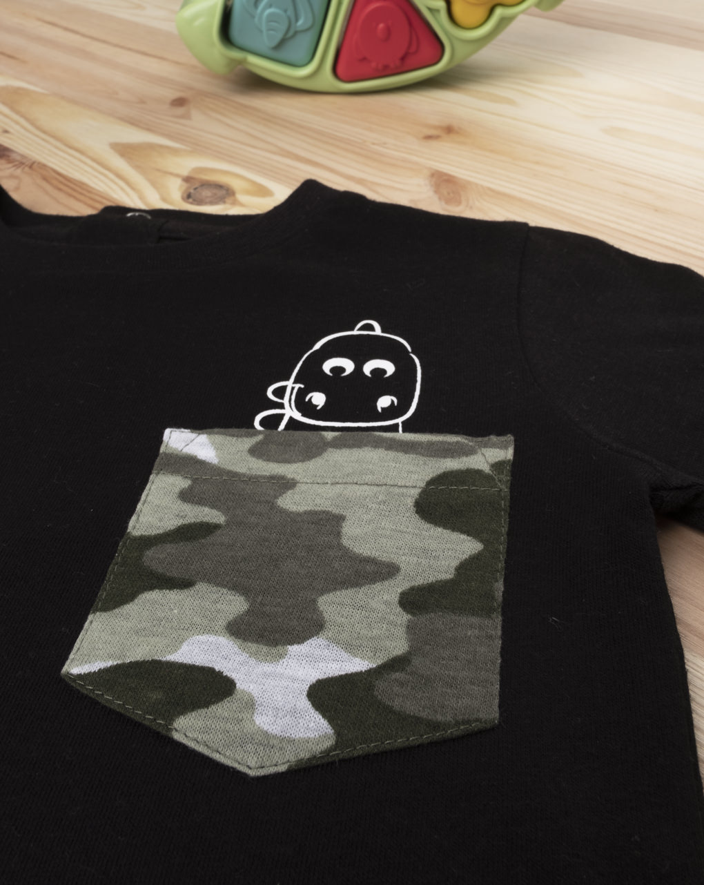 Camiseta menino camuflagem preta - Prénatal