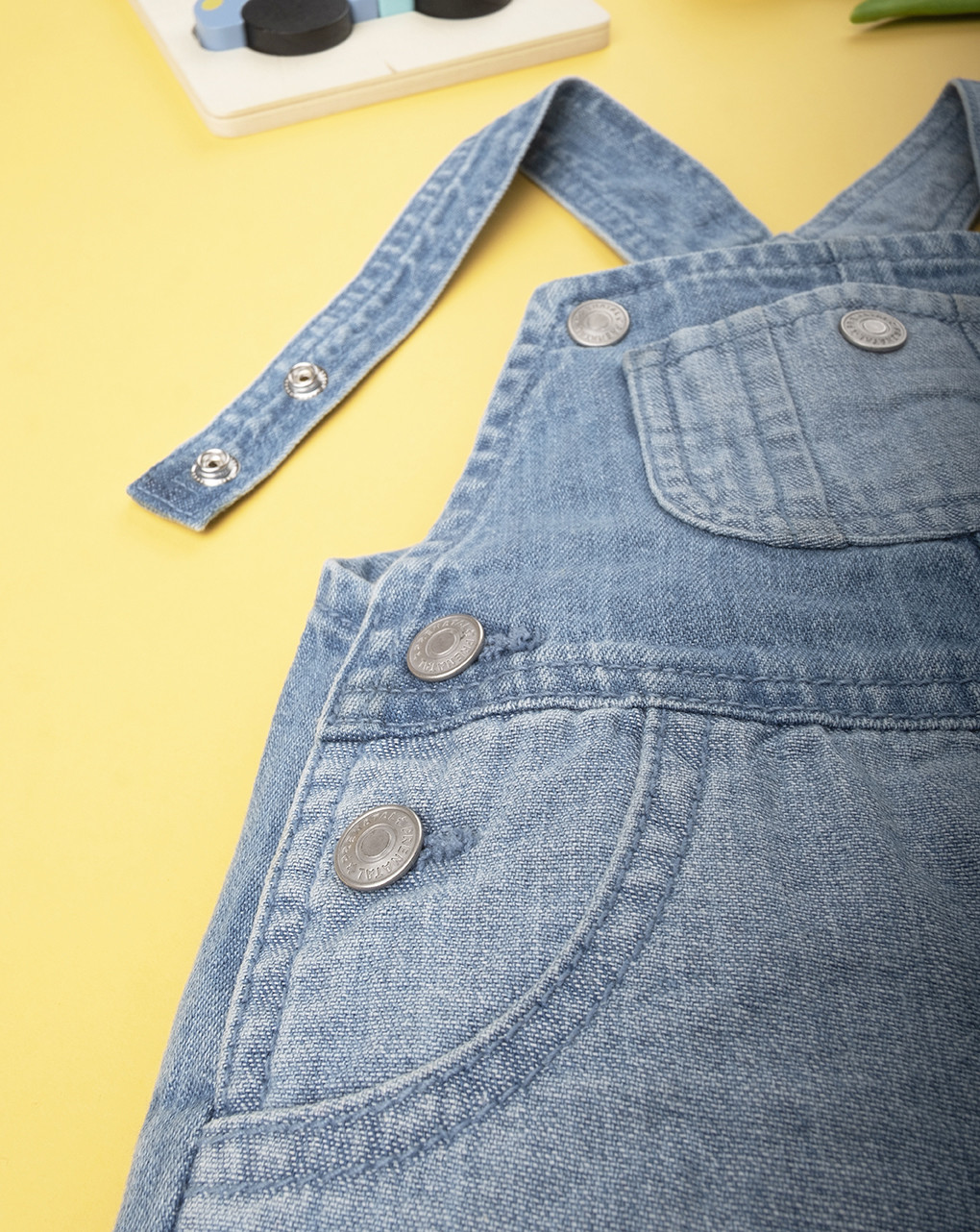 Macacão jeans curto para menino - Prénatal