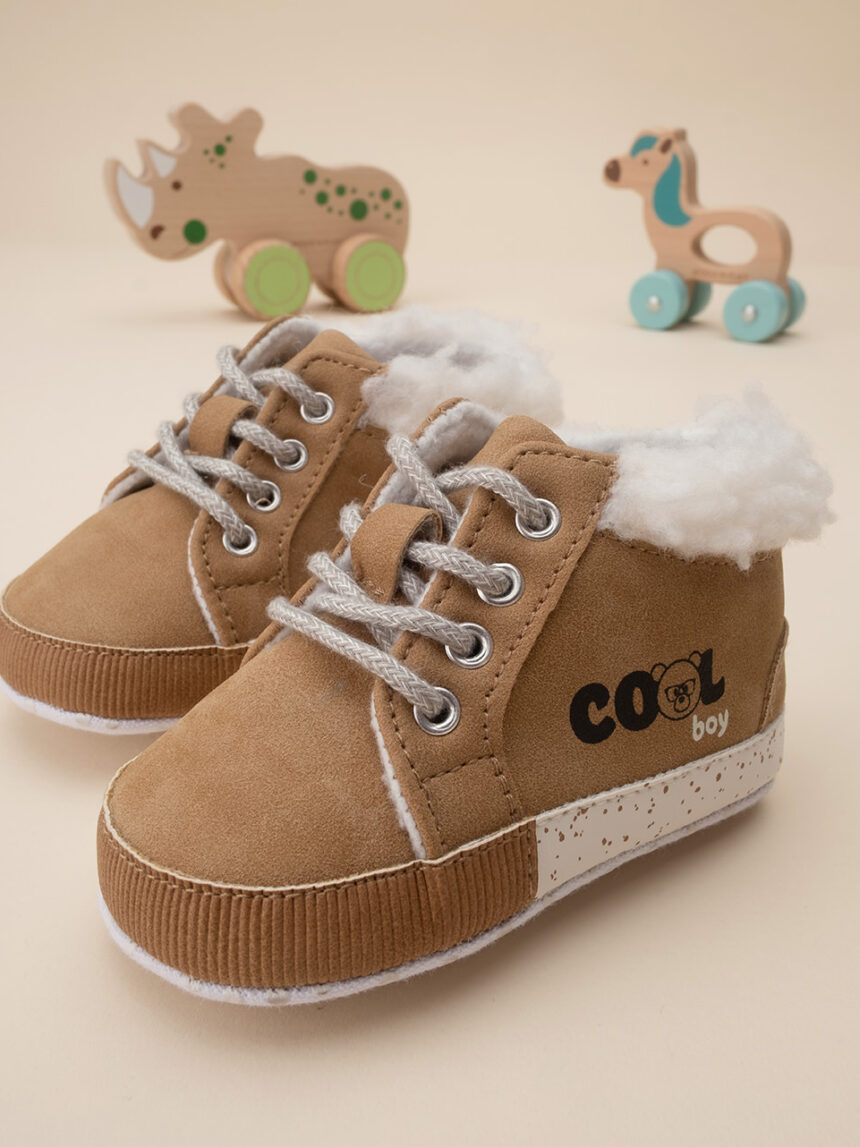 Sapatos 'fixes' para bebés castanhos - Prénatal