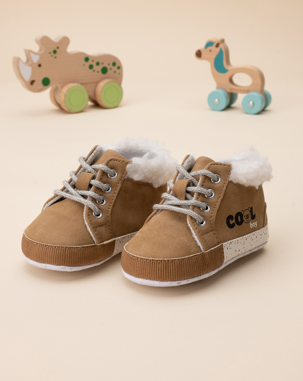 Sapatos 'fixes' para bebés castanhos - Prénatal