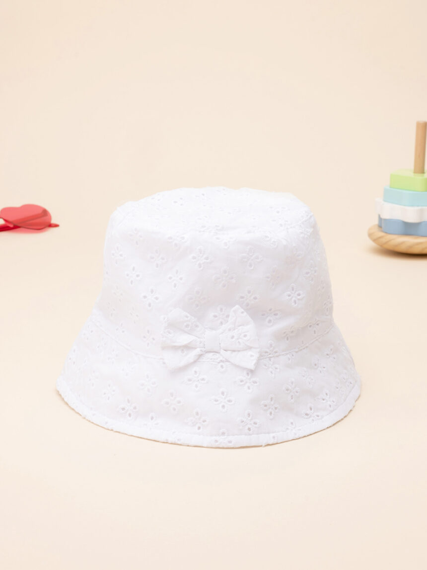 Chapéu de pescador para bebé em sangallo branco - Prénatal
