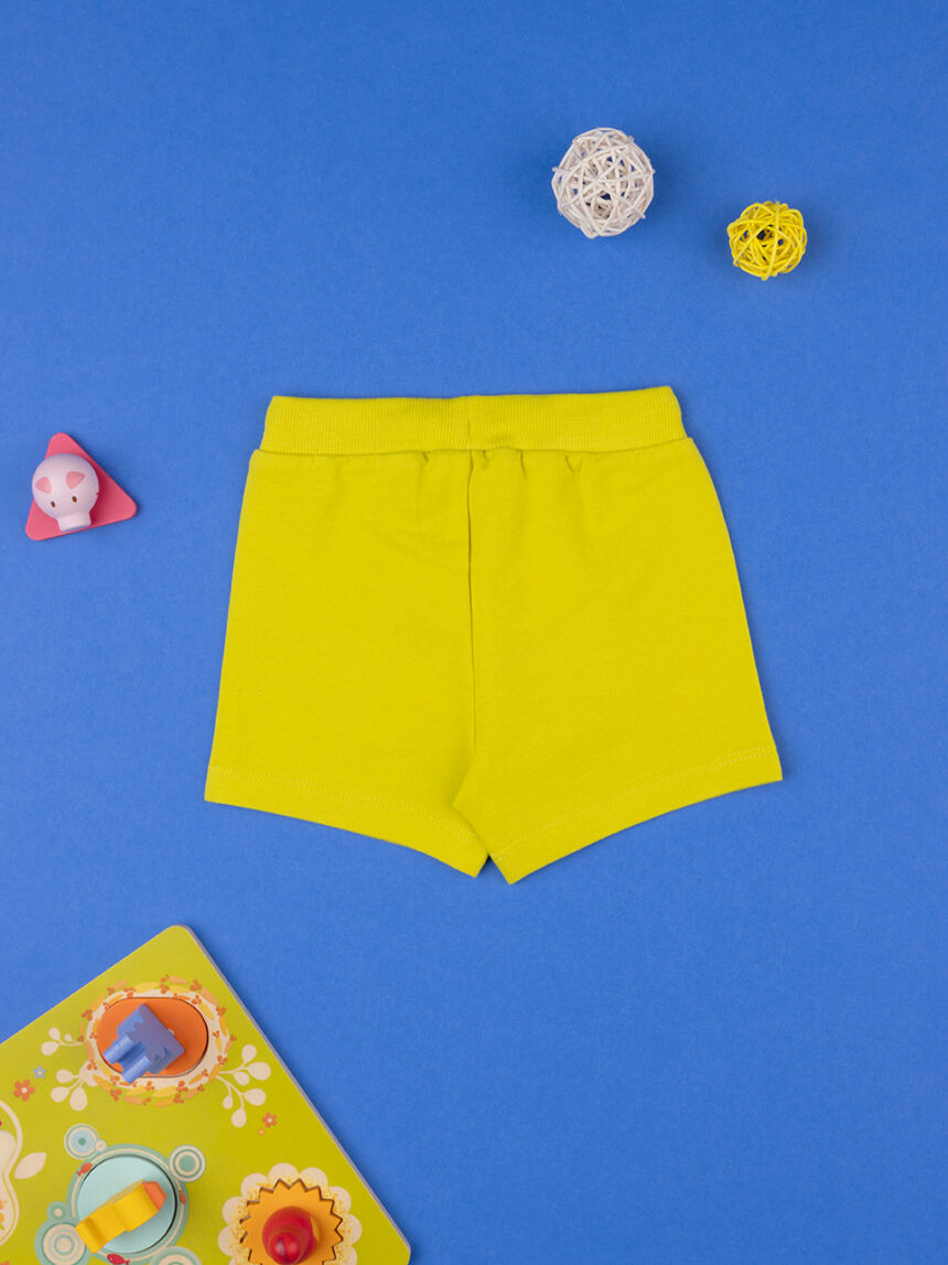 Os calções amarelos simples do rapaz - Prénatal