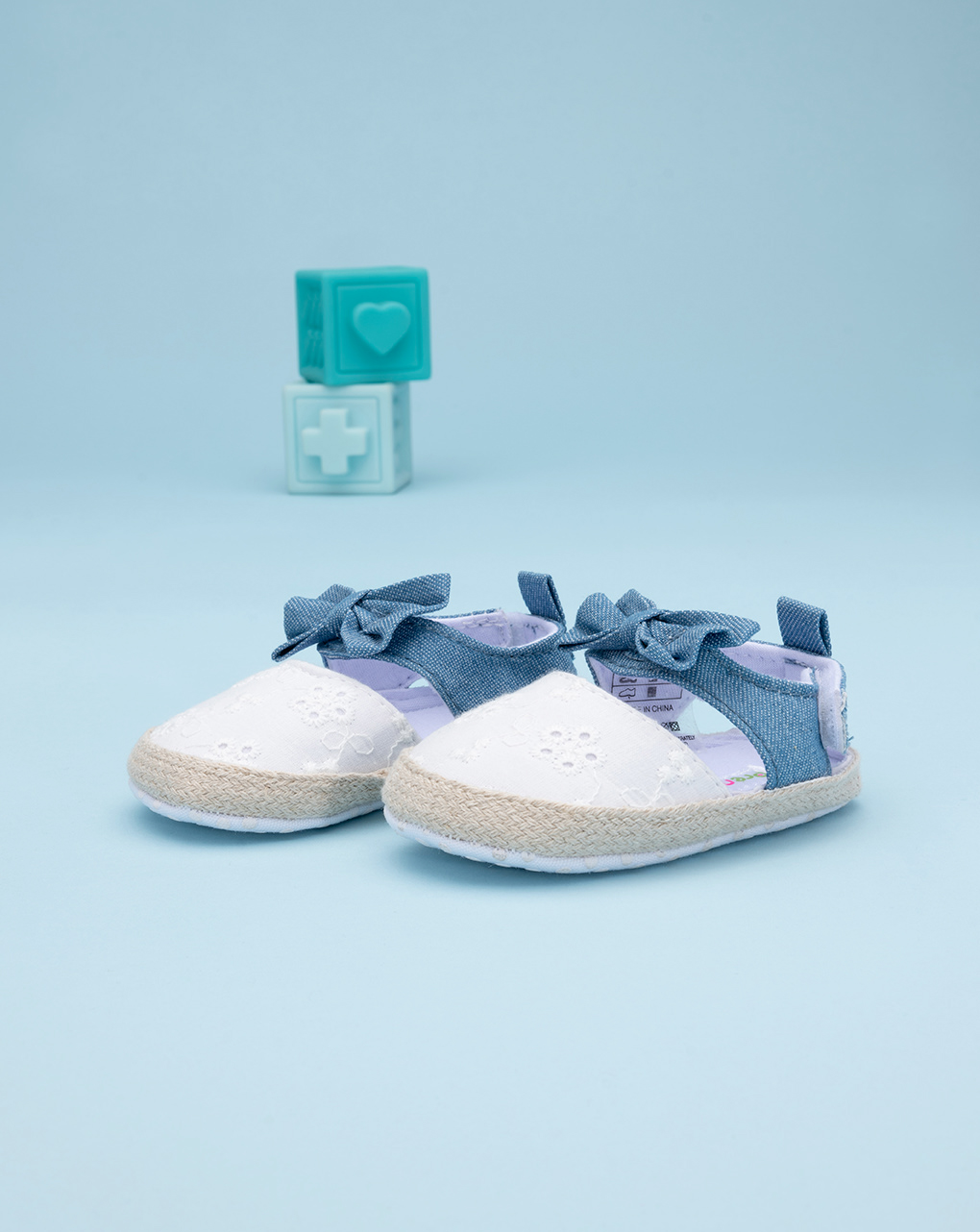 Sandália de menina em chambray e sangallo - Prénatal