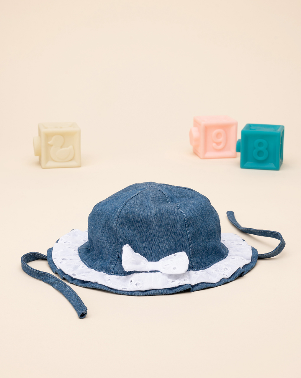 Chapéu de chambray para bebé com sangallo - Prénatal