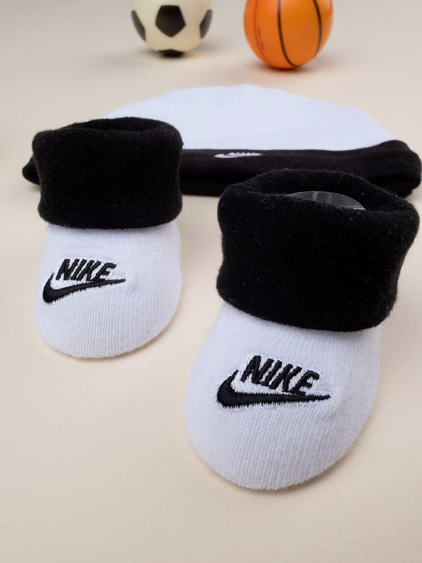 Conjunto de 3 peças tampa nike + touca + sapatos preto e branco - Nike