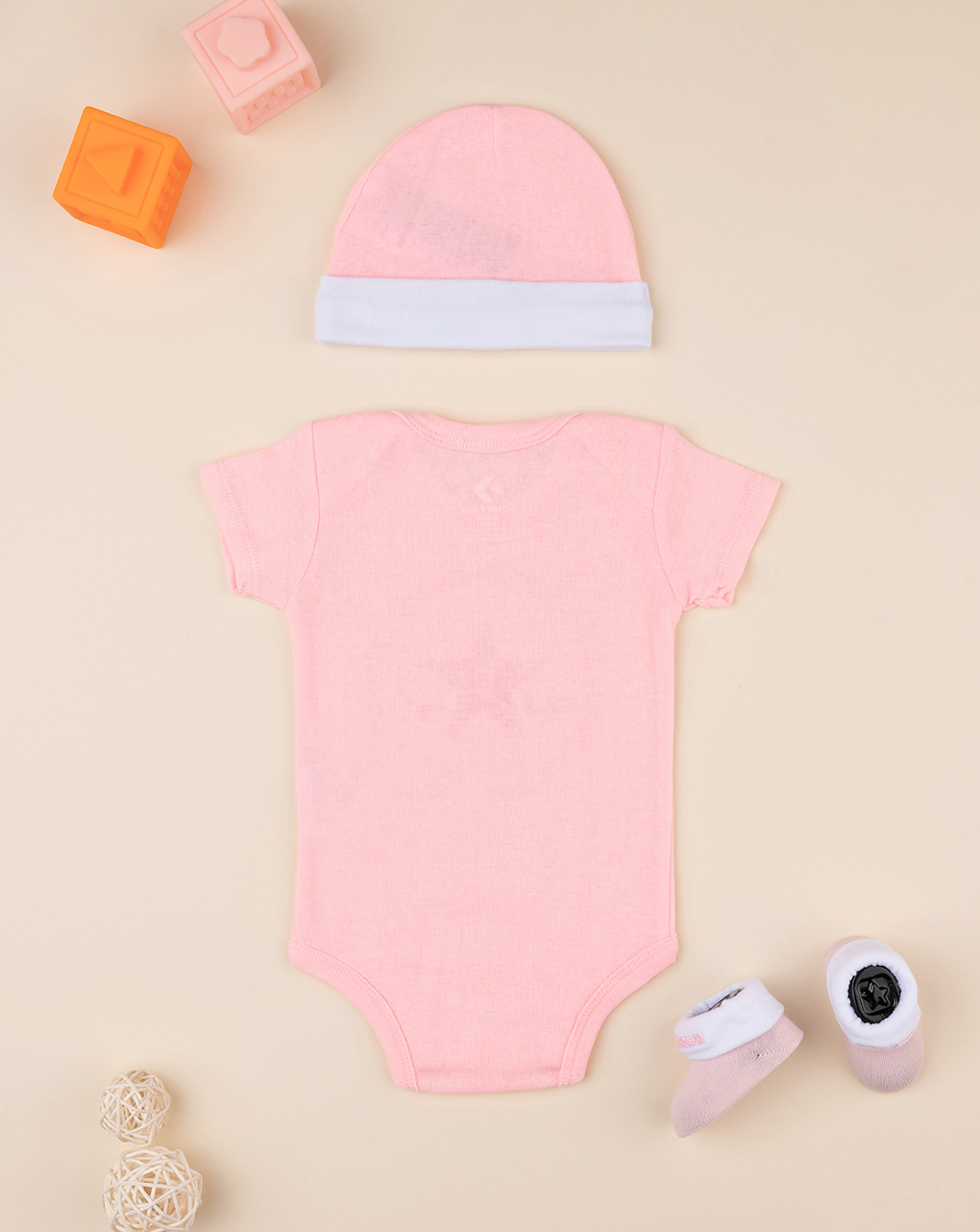 Conjunto de 3 peças chapéu de recém-nascido converso + fato de bebé + sapatos cor-de-rosa - Converse