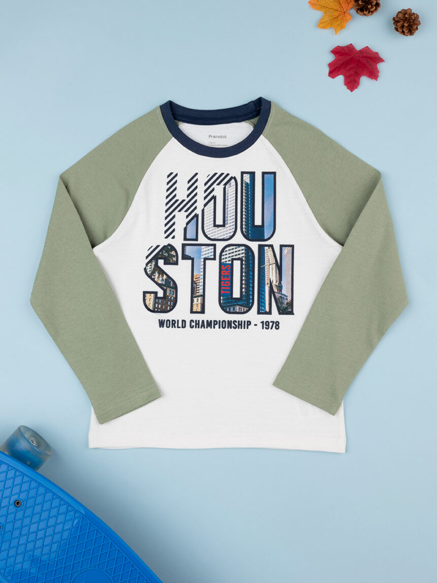 T-shirt para criança em verde militar e um fundo creme com estampado "houston" - Prénatal