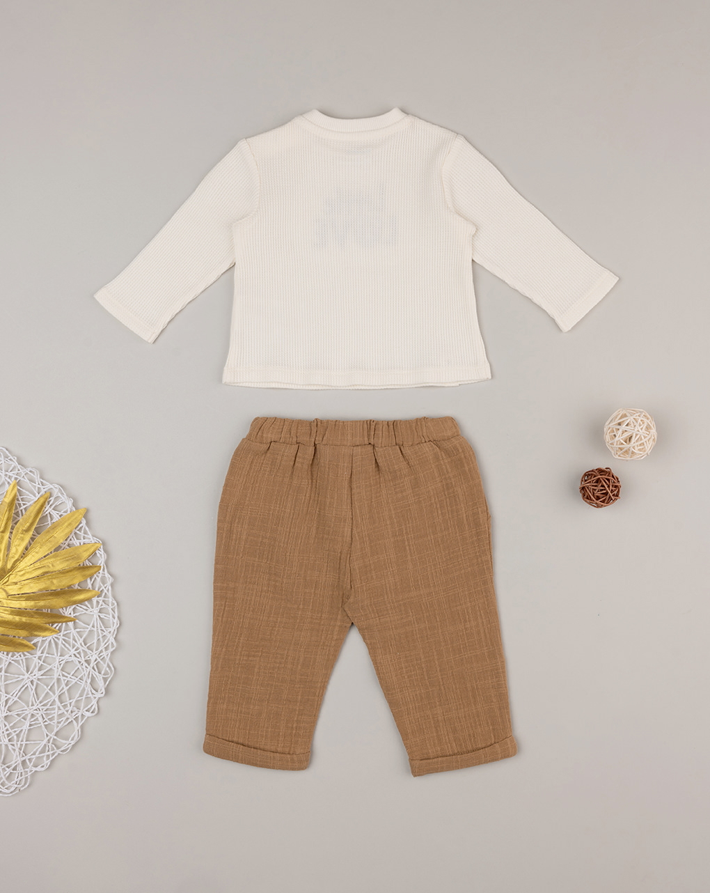 Conjunto de jersey waffle + calças para bebé - Prénatal