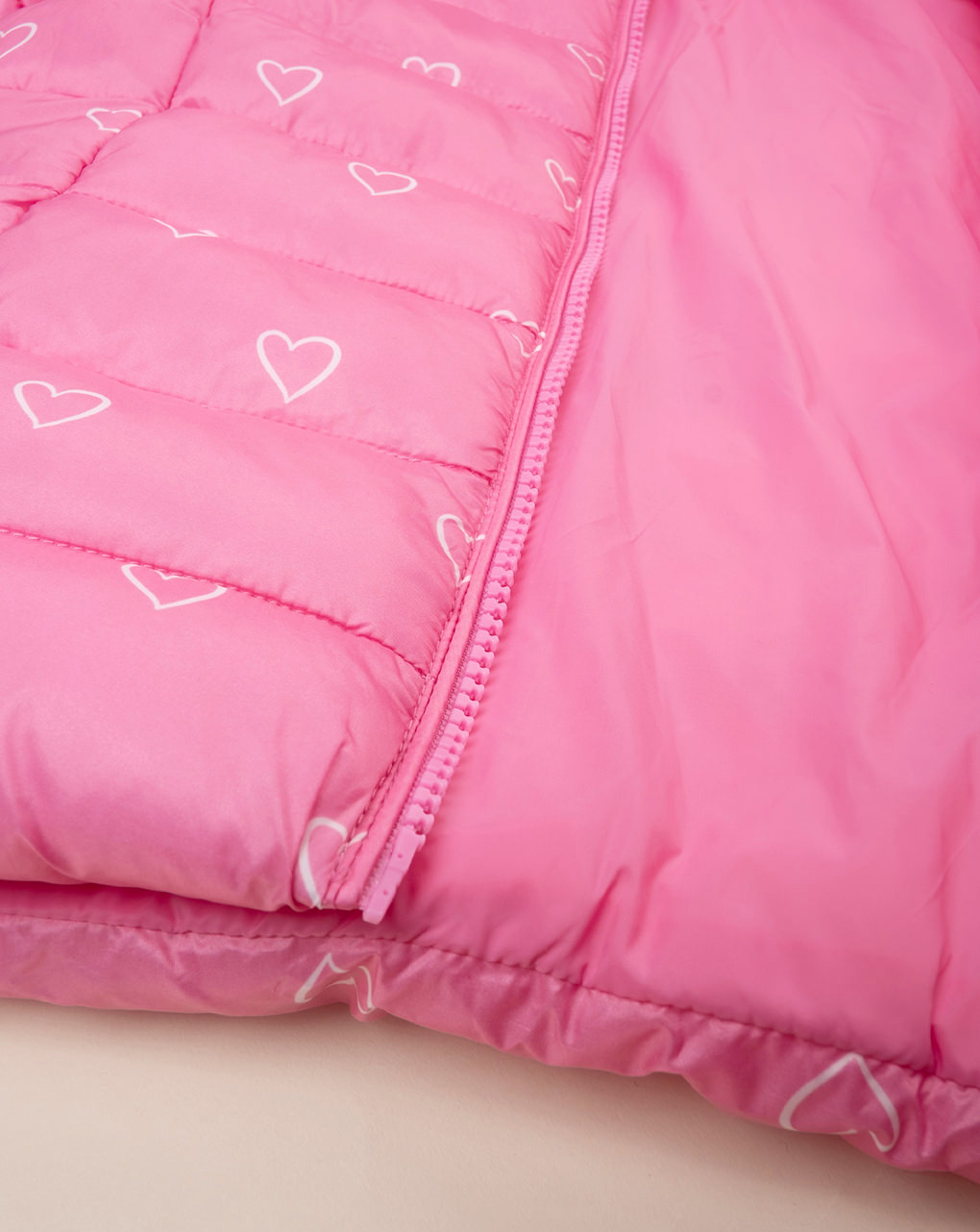 Casaco de penas rosa claro para rapariga - Prénatal