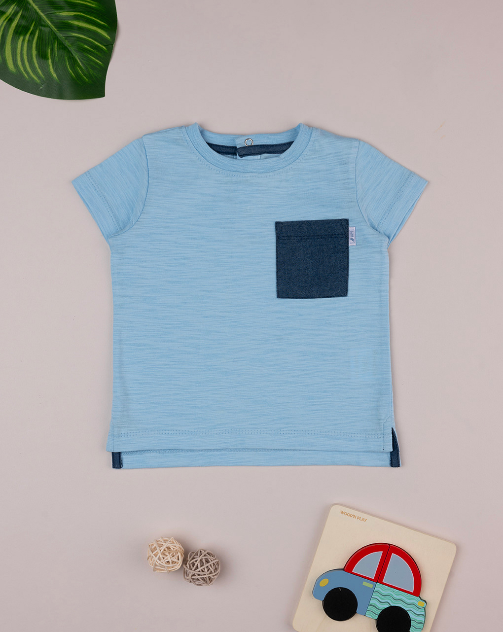 T-shirt azul bebé com bolso - Prénatal